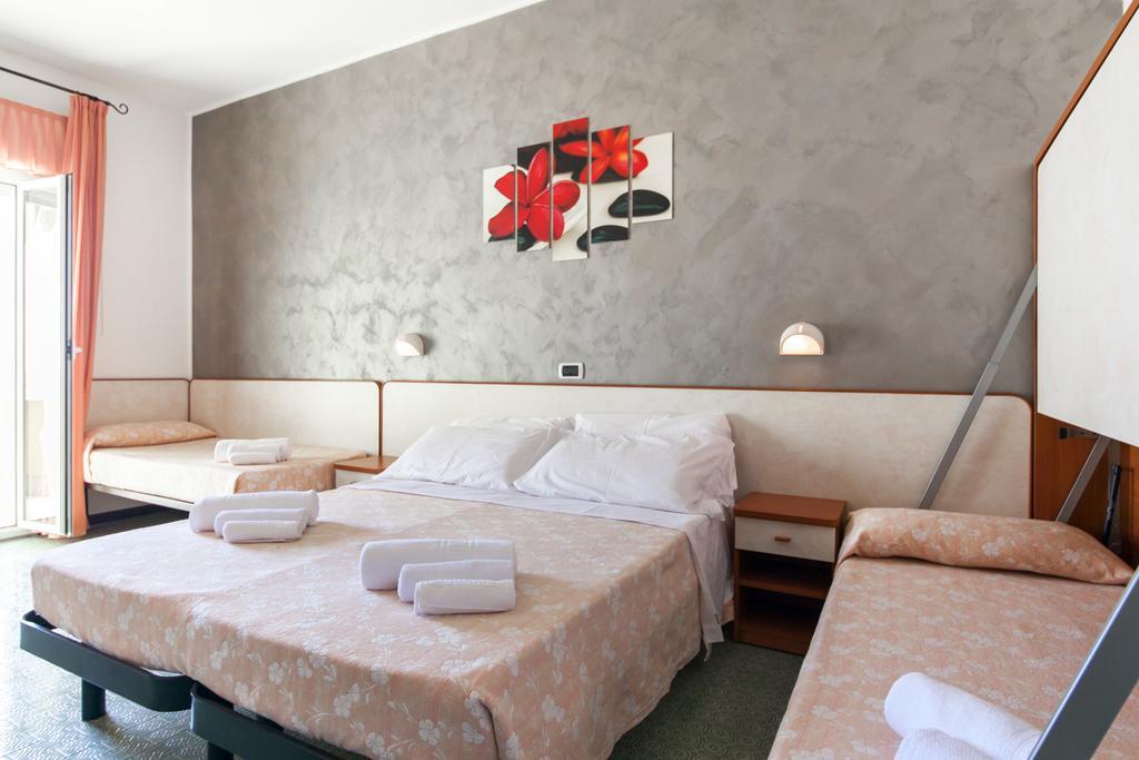 Hotel Sandra Gatteo a Mare Habitación foto
